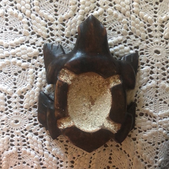 Ashtray carved wood turtle not signed zero flaws super cute solid 6 1/2” Trinket - Picture 5 of 9